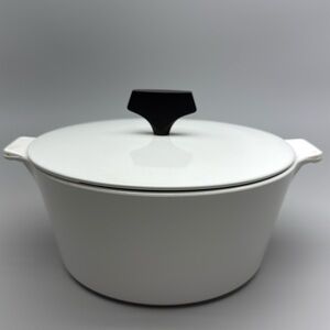 Vintage Corning Ware Centura  1 3/4 Quart Buffet Server with Lid